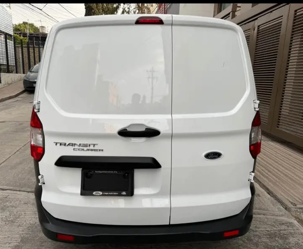 FORD TRANSIT COURIER VAN 2022
